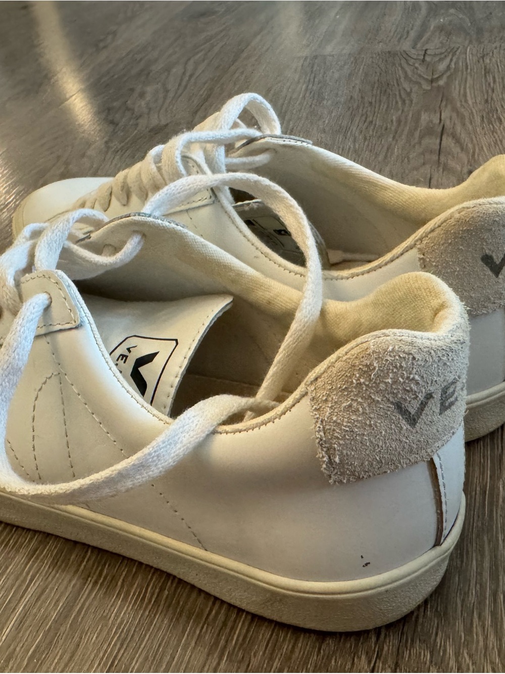 Veja White Leather Low-Top Sneakers with Suede Heel